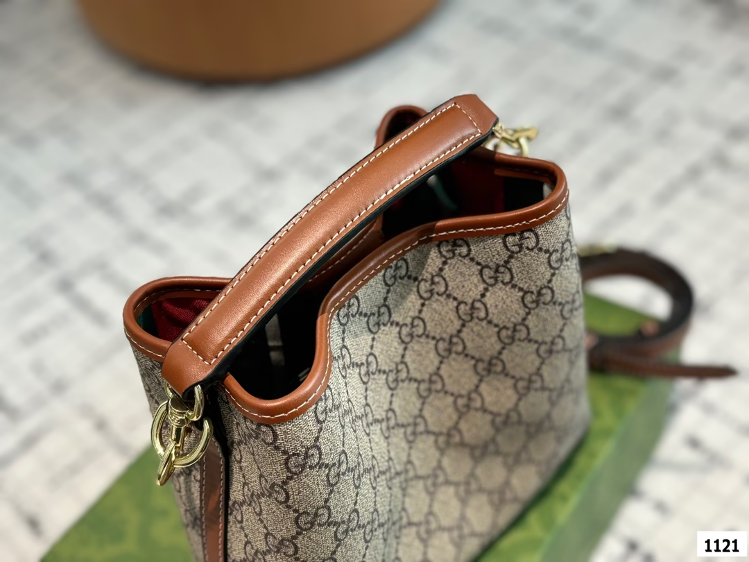 GG Emblem new arrival tote bag size: 21*19 cm