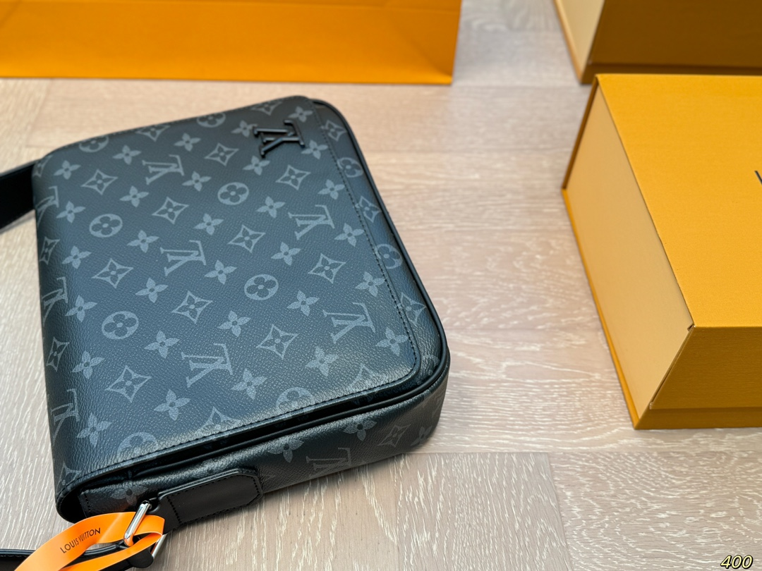 Louis new arrival men and women bag size: 26*21cm