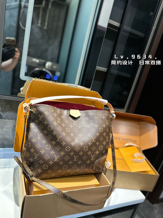 Louis new arrival graceful MM bag size: 36*33 cm