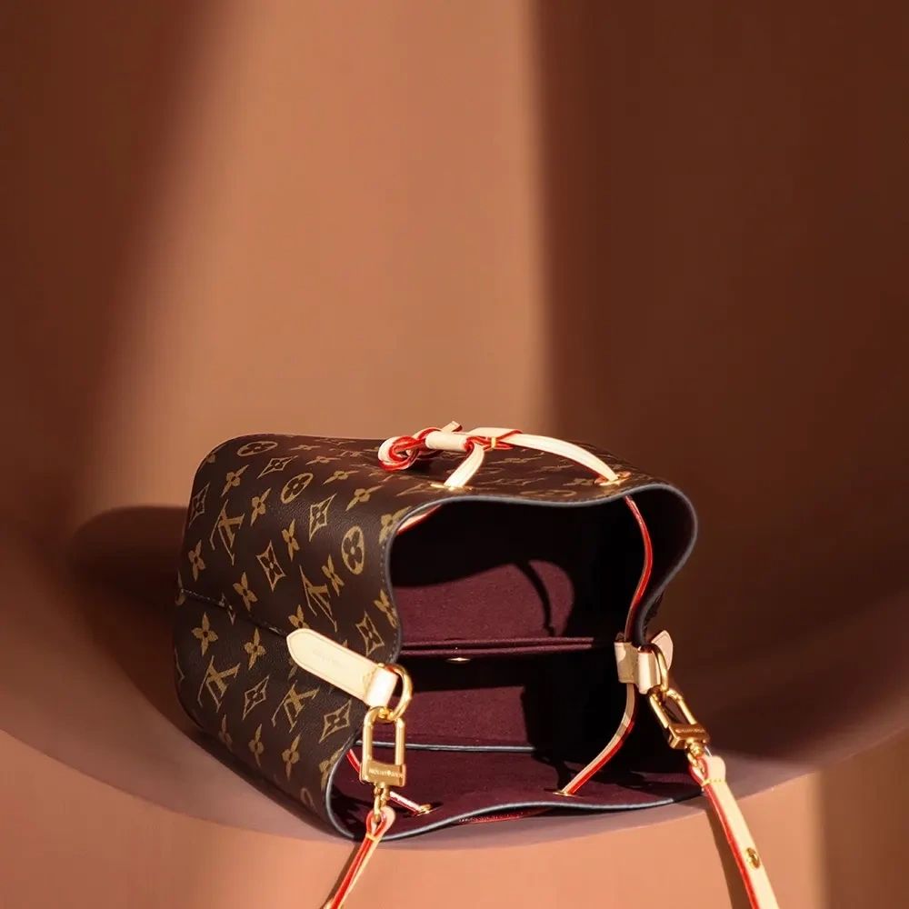 Louis neonoe bb mini bag size : 20×20×13 cm