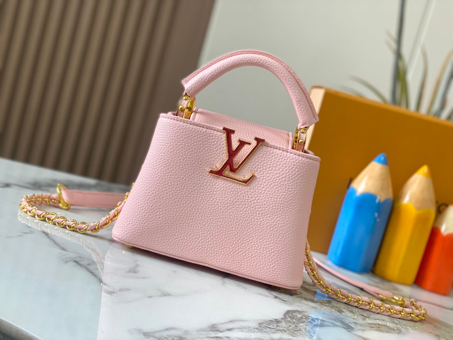 Louis Milky Way Capucines BB Taurillon leather M23082 size: 21×14×8cm
