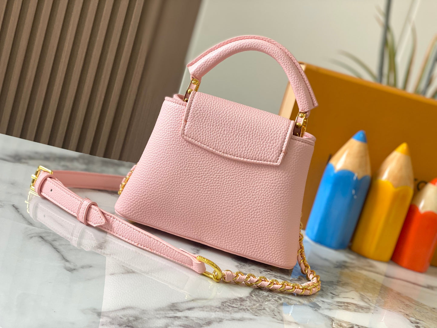 Louis Milky Way Capucines BB Taurillon leather M23082 size: 21×14×8cm