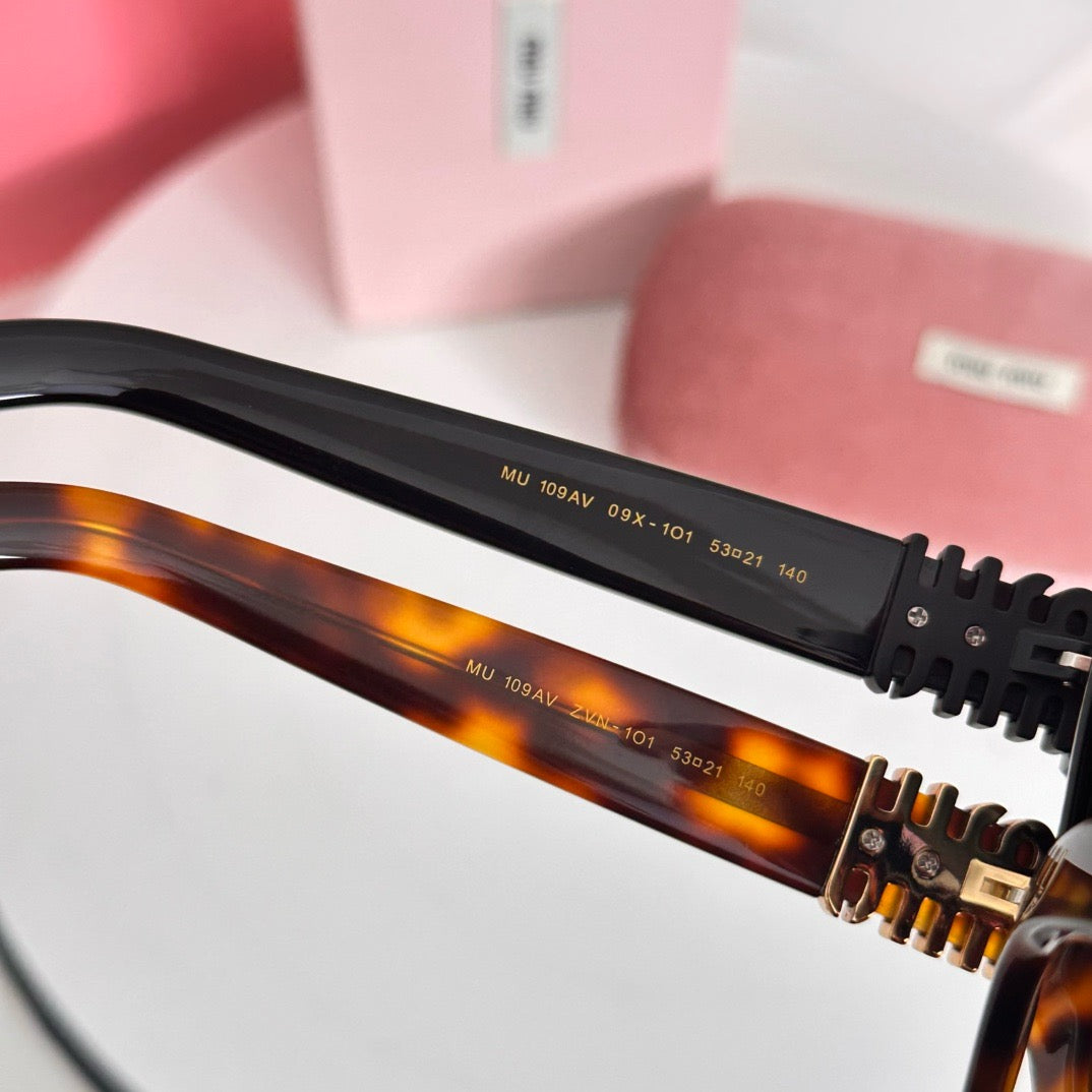 MIU MI* Eyewear SIZE: 53-21-140
