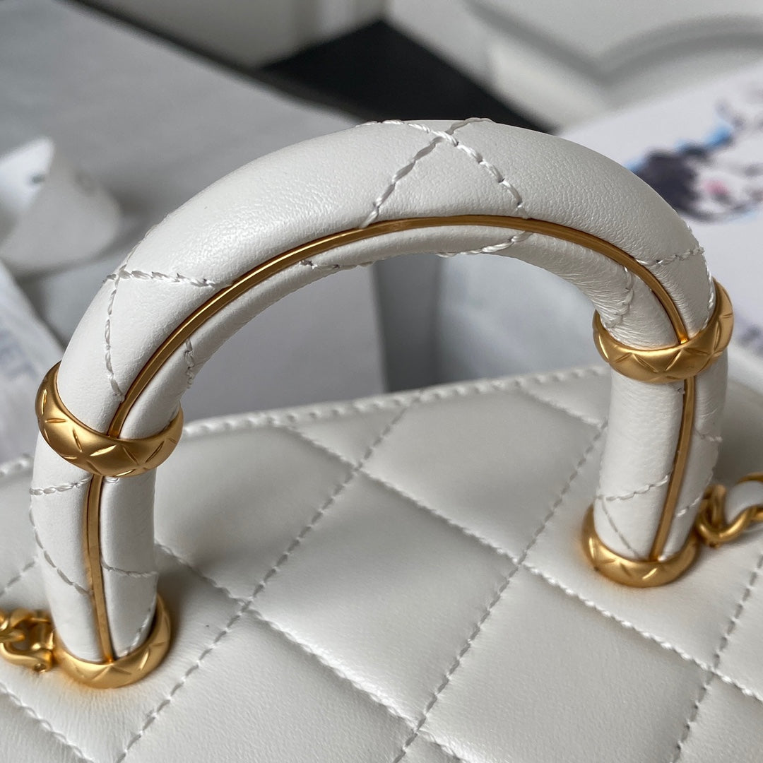 Cc Small Vanity Case White Lambskin & Gold-Tone Metal 12.5x15x8 cm Bag