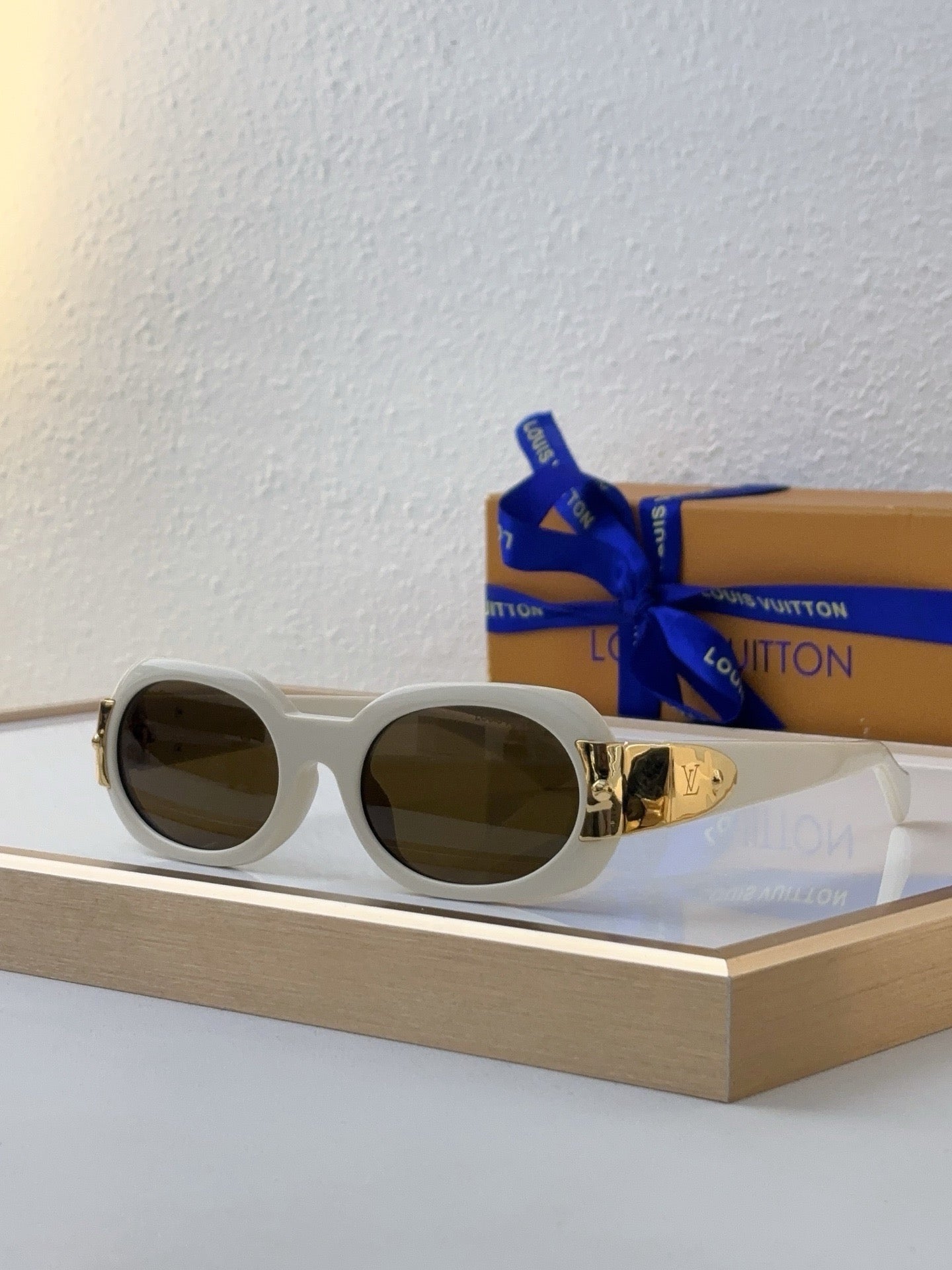 Louis Eyewear SIZE: 55-22-140