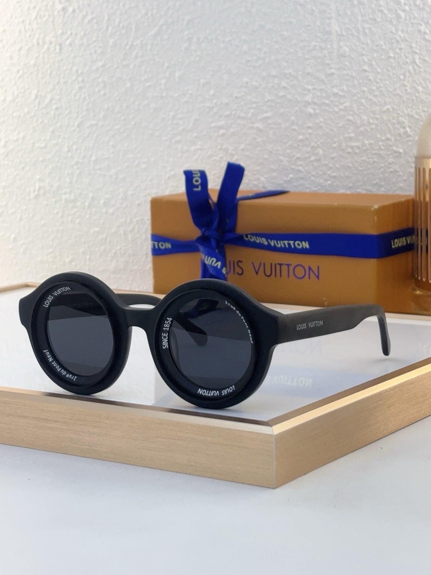 Louis Eyewear SIZE: 43-30-145