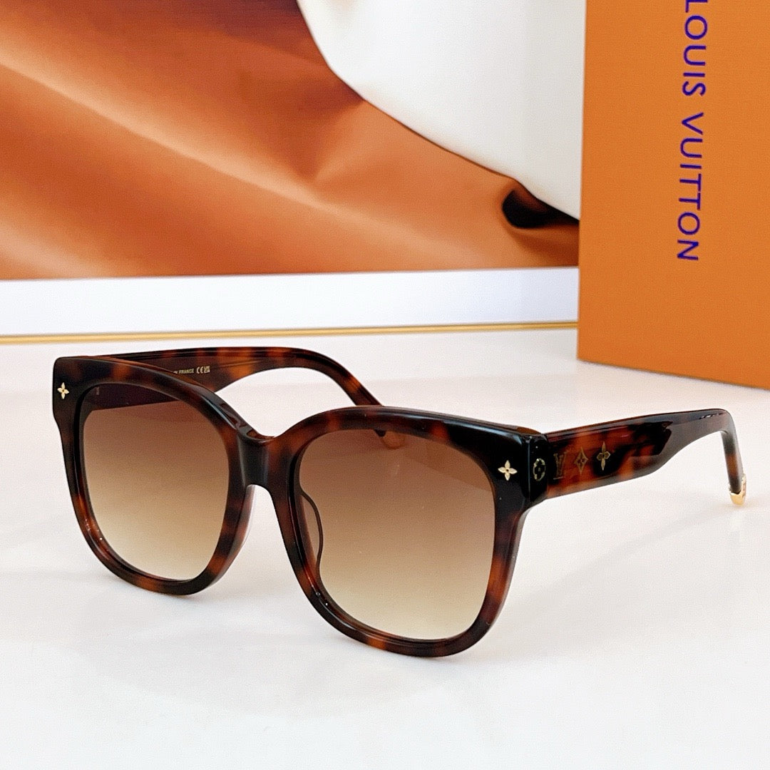 Louis Eyewear SIZE: 56-18-143