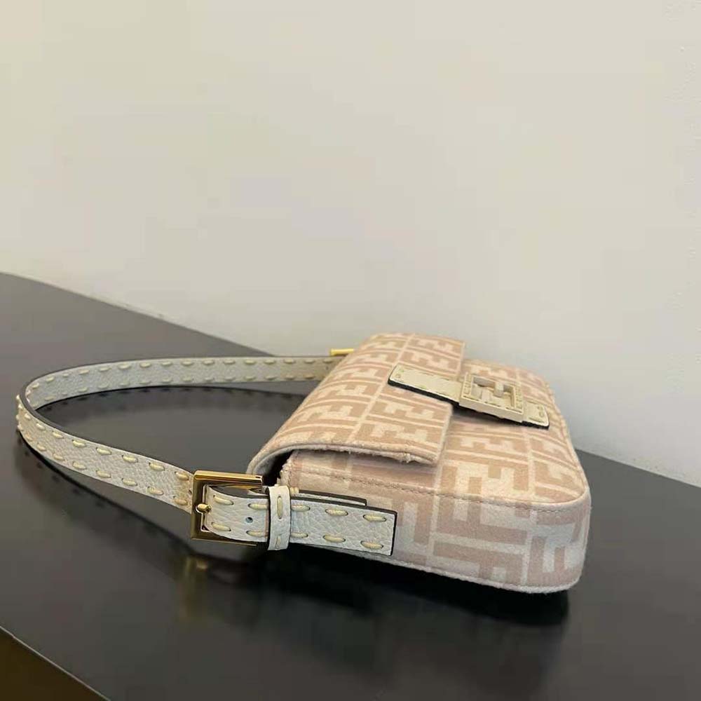 Fd Women Medium Baguette 1997 Beige FF Wool Bag