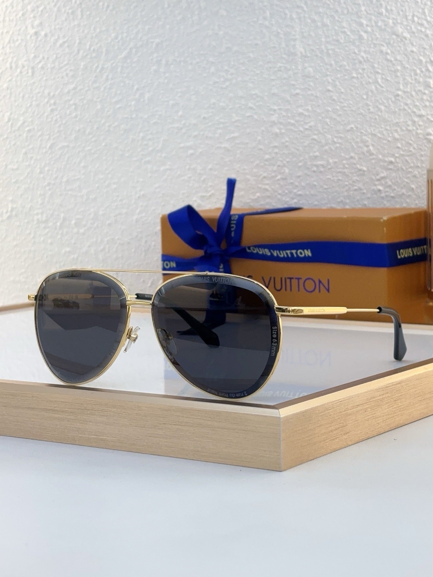 Louis Eyewear SIZE: 63-13-145