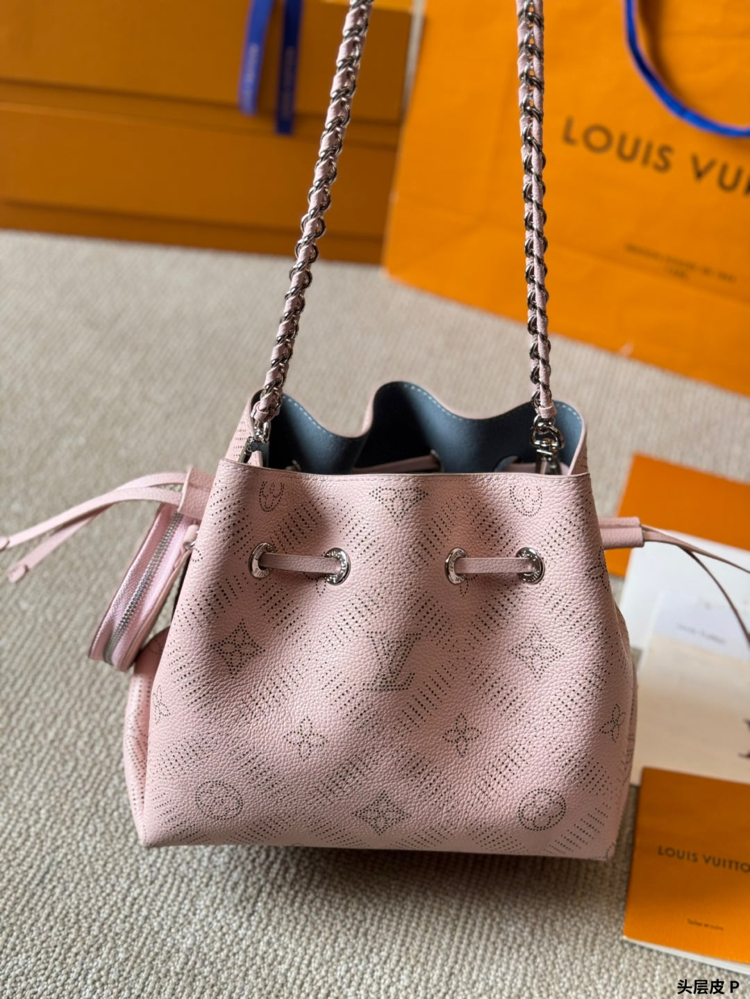 Louis new arrival bella Monogram bag size: 16*20 cm