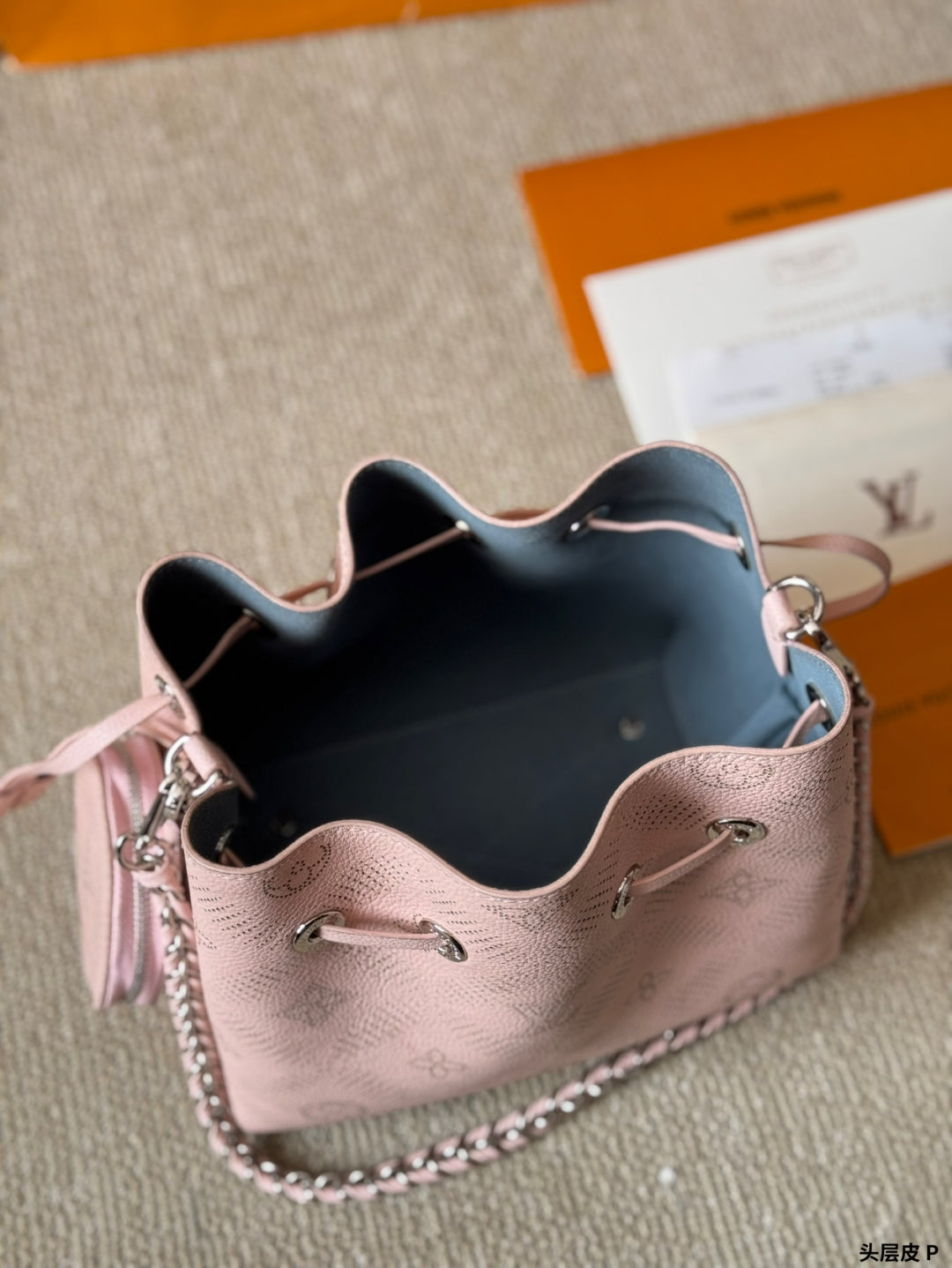 Louis new arrival bella Monogram bag size: 16*20 cm