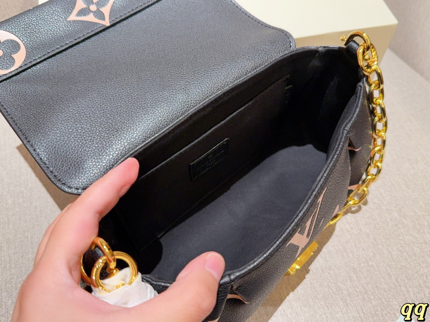 louis new arrival favourite hobo bag size: 24*14*9 cm