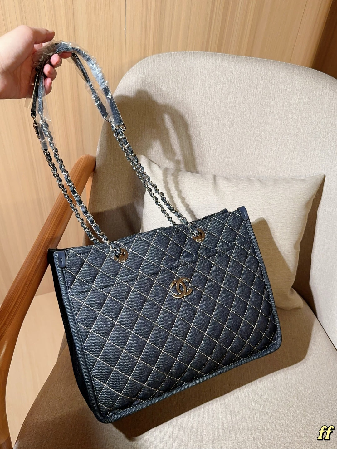 CC new arrival vintage denim tote bag size: 33*25*13 cm