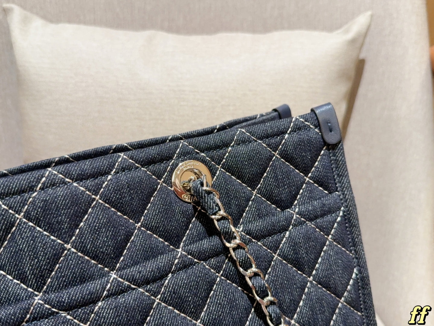 CC new arrival vintage denim tote bag size: 33*25*13 cm