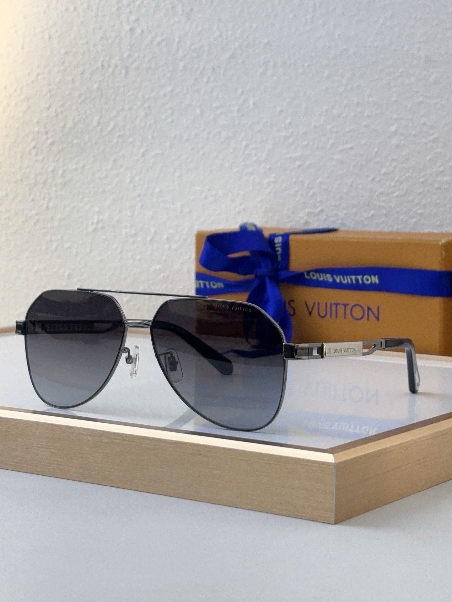 Louis Eyewear SIZE: 61-14-145