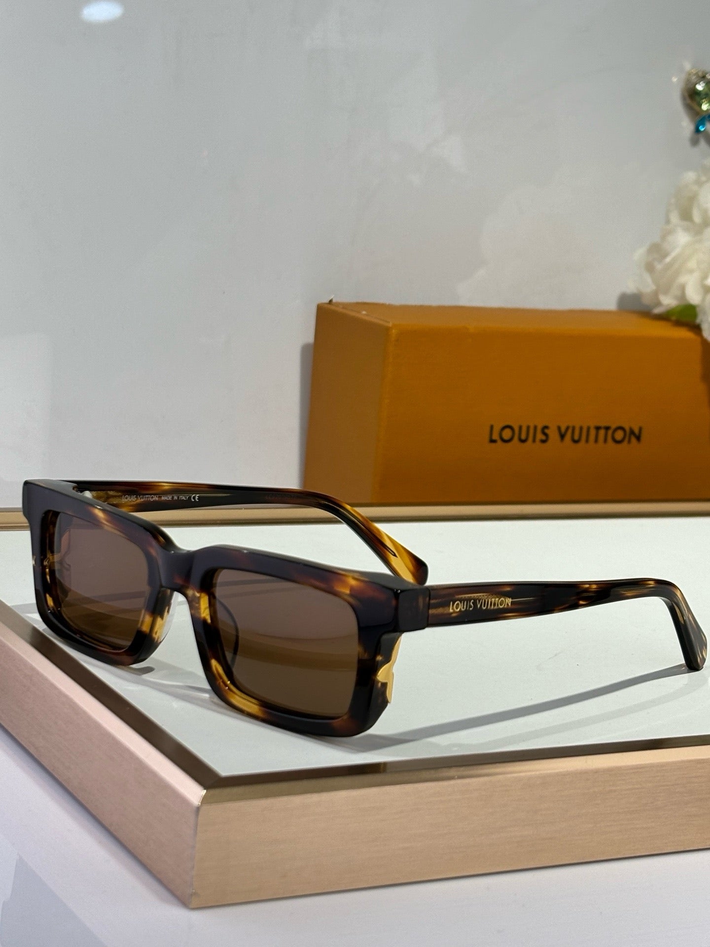 Louis Eyewear SIZE: 51-21-140