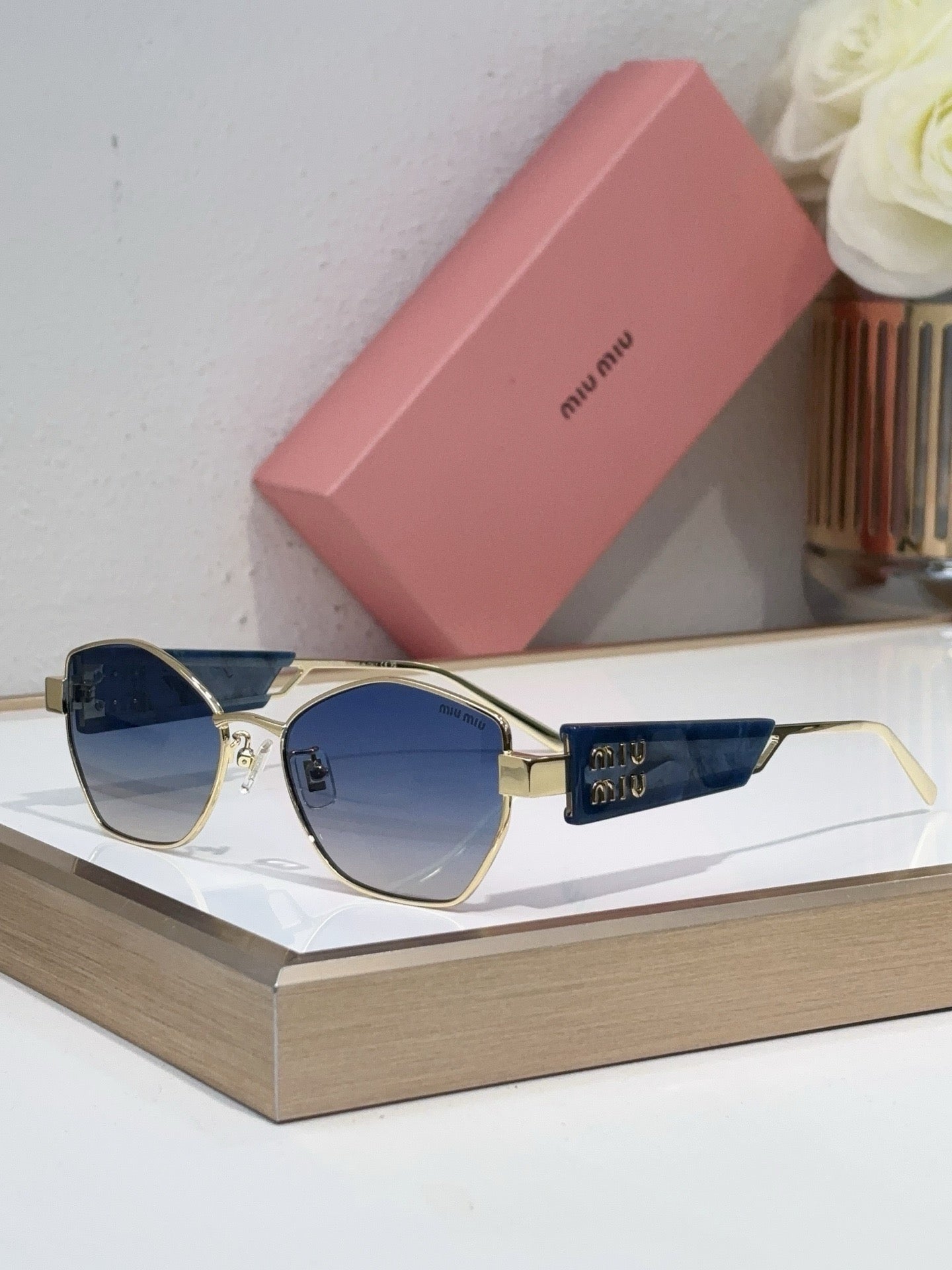 MIU MI* Eyewear SIZE: 55-18-145