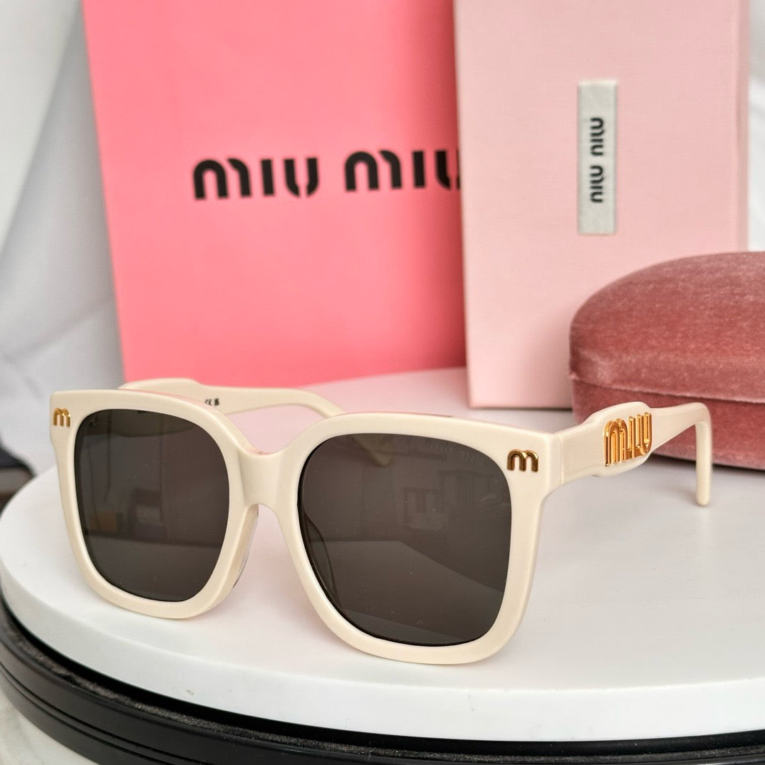 MIU MI* Eyewear SIZE: 50-18-140