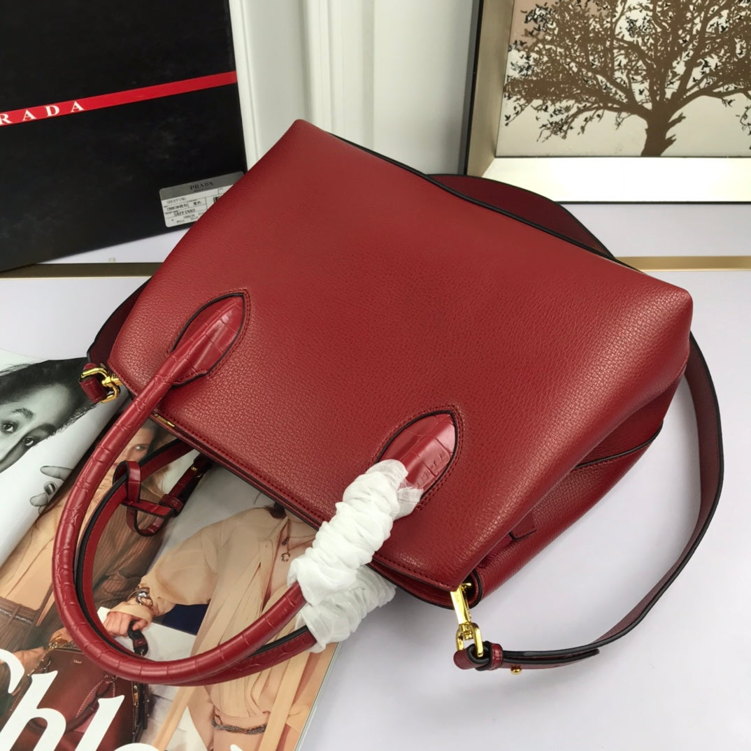 Pra new arrival bag 66153 size: 30*24*14 cm