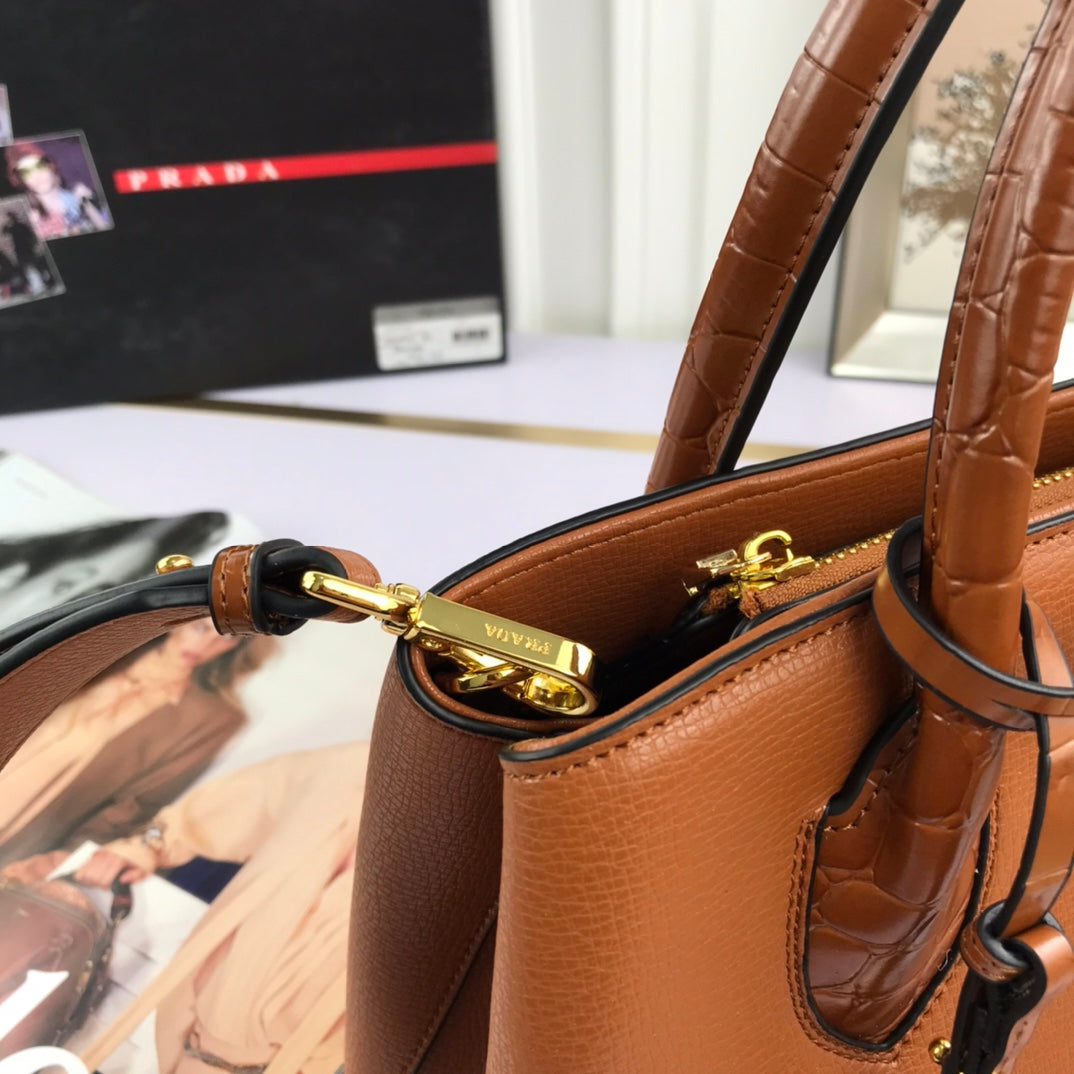 Pra new arrival bag 66153 size: 30*24*14 cm