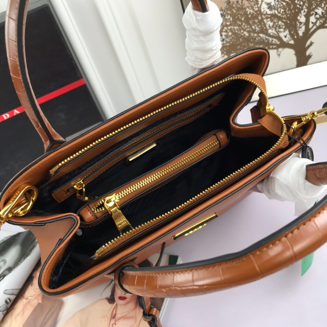 Pra new arrival bag 66153 size: 30*24*14 cm