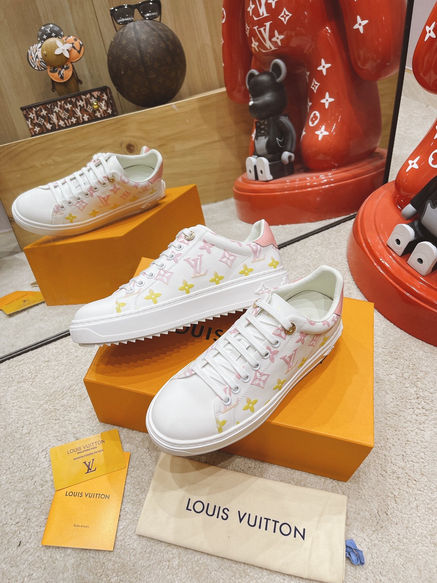 Louis new arrival Time Out pink sneakers