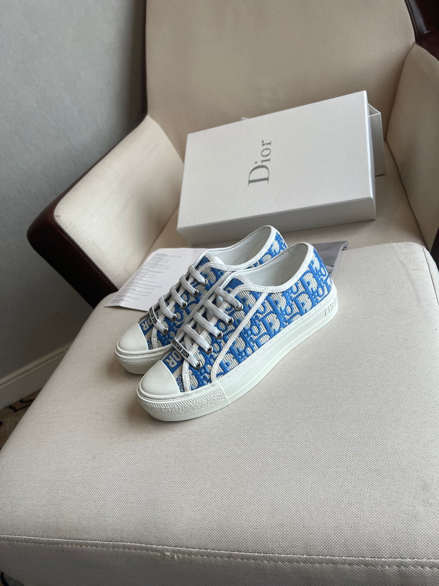 D new arrival women sneakers 02