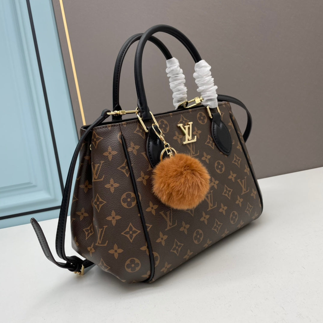Louis new arrival handbag size: 33-22-16cm