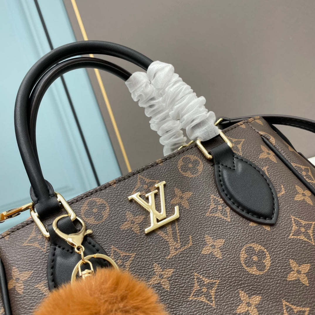 Louis new arrival handbag size: 33-22-16cm