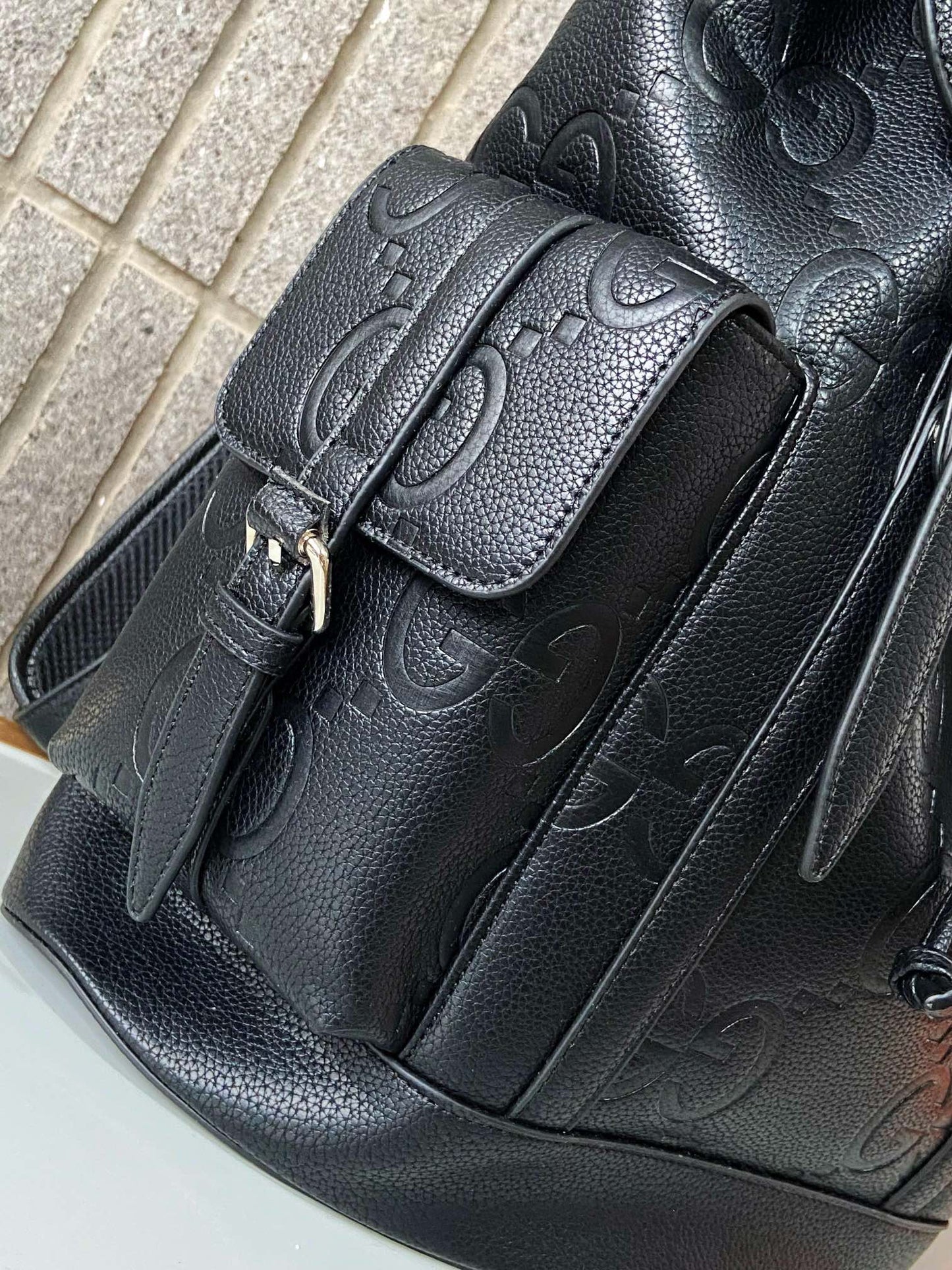 GG new arrival backpack bag size : 32 x 42 cm