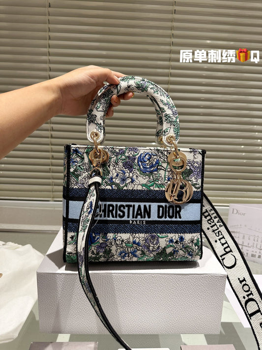 CD travel star women bag