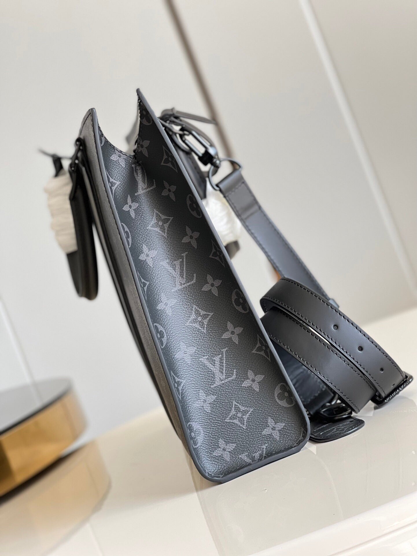 Louis Sac Plat Horizontal Zippé size: 39x30x7CM