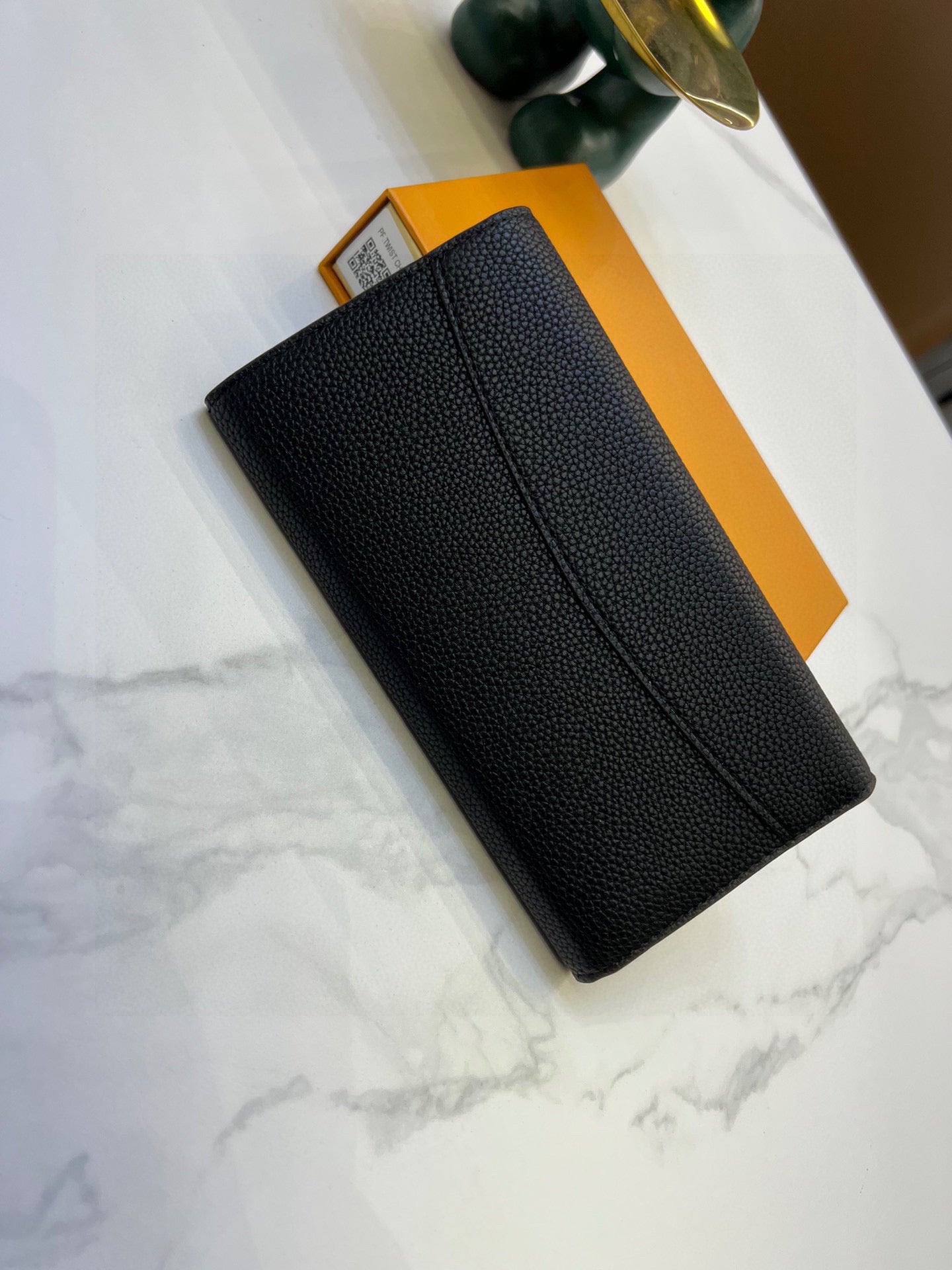 L Capucines men wallet size:20*11*2.5 cm