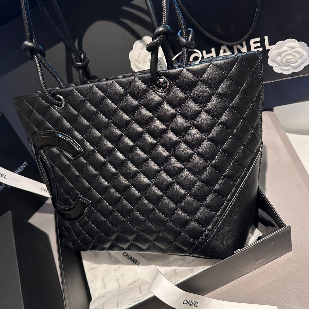 CC grand shopping tote size: 28cm