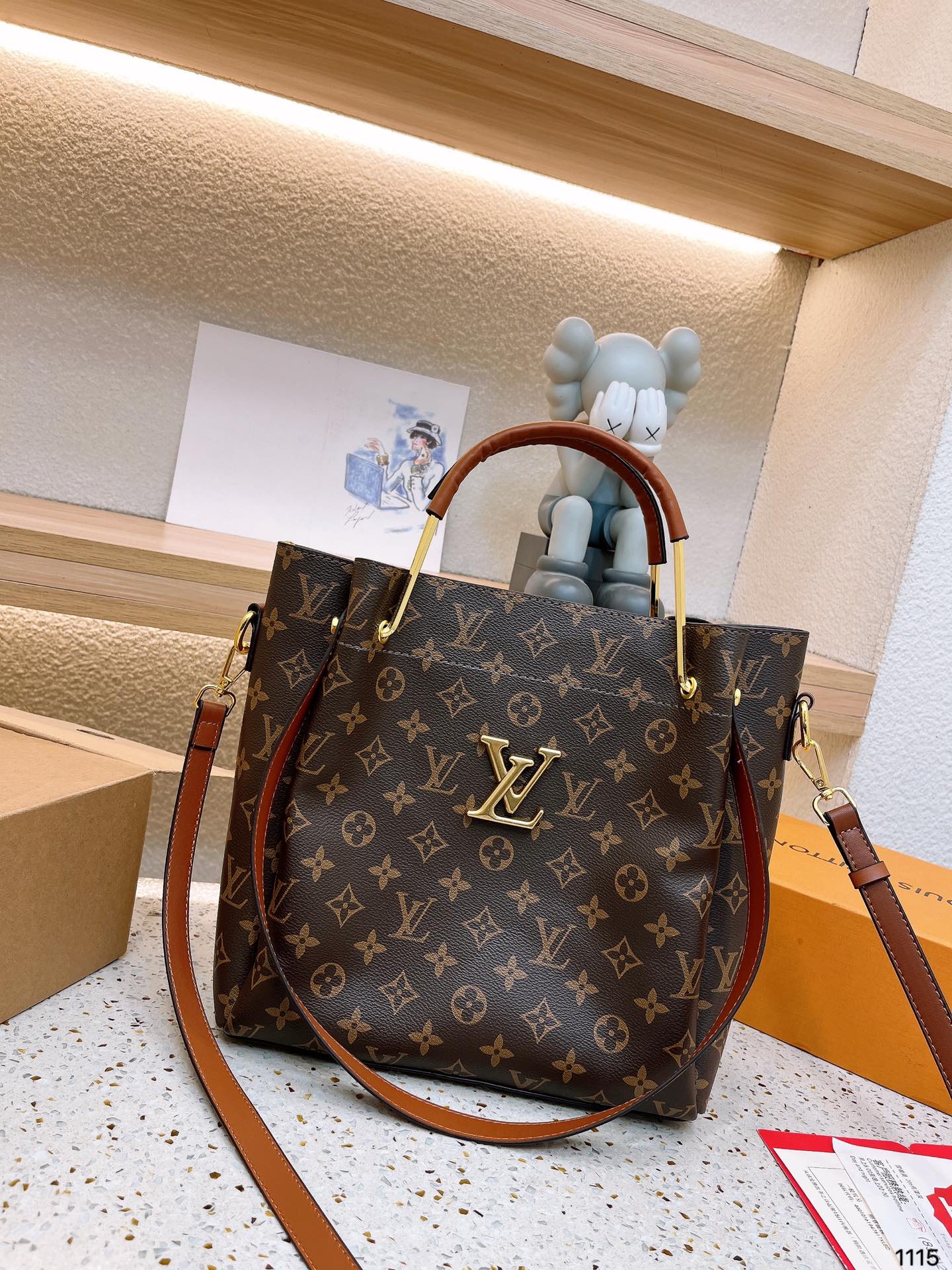 Louis new arrival tote bag size : 26*27 cm