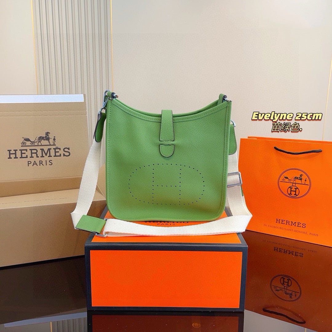 H Evelyne new arrival size : 25*9*26cm