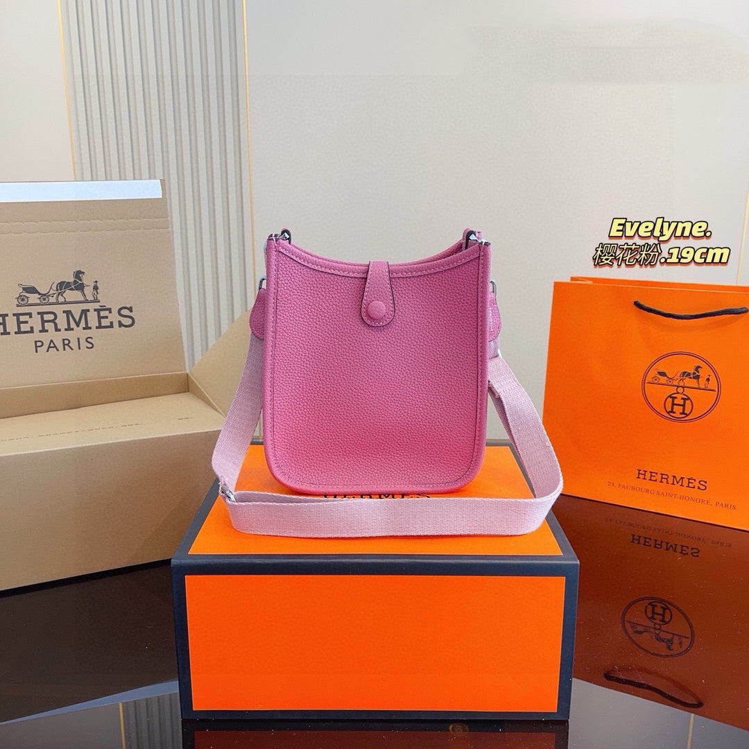 H Evelyne new arrival size : 19*6*21cm