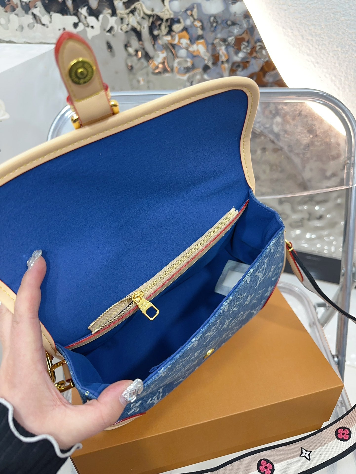Louis Diane denim bag size : 25 15cm