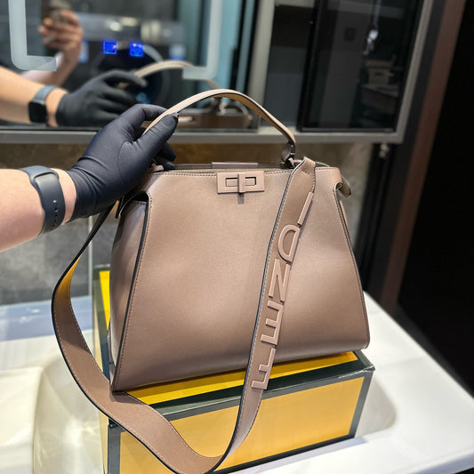 FEN Peekaboo new arrival tote bag size : 32*26 cm