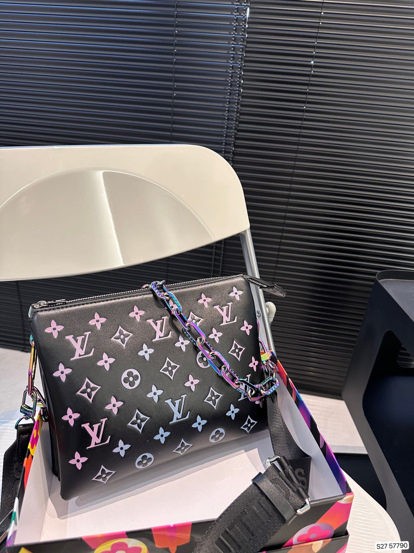 Louis new arrival cousin bag size: 26 * 20 cm