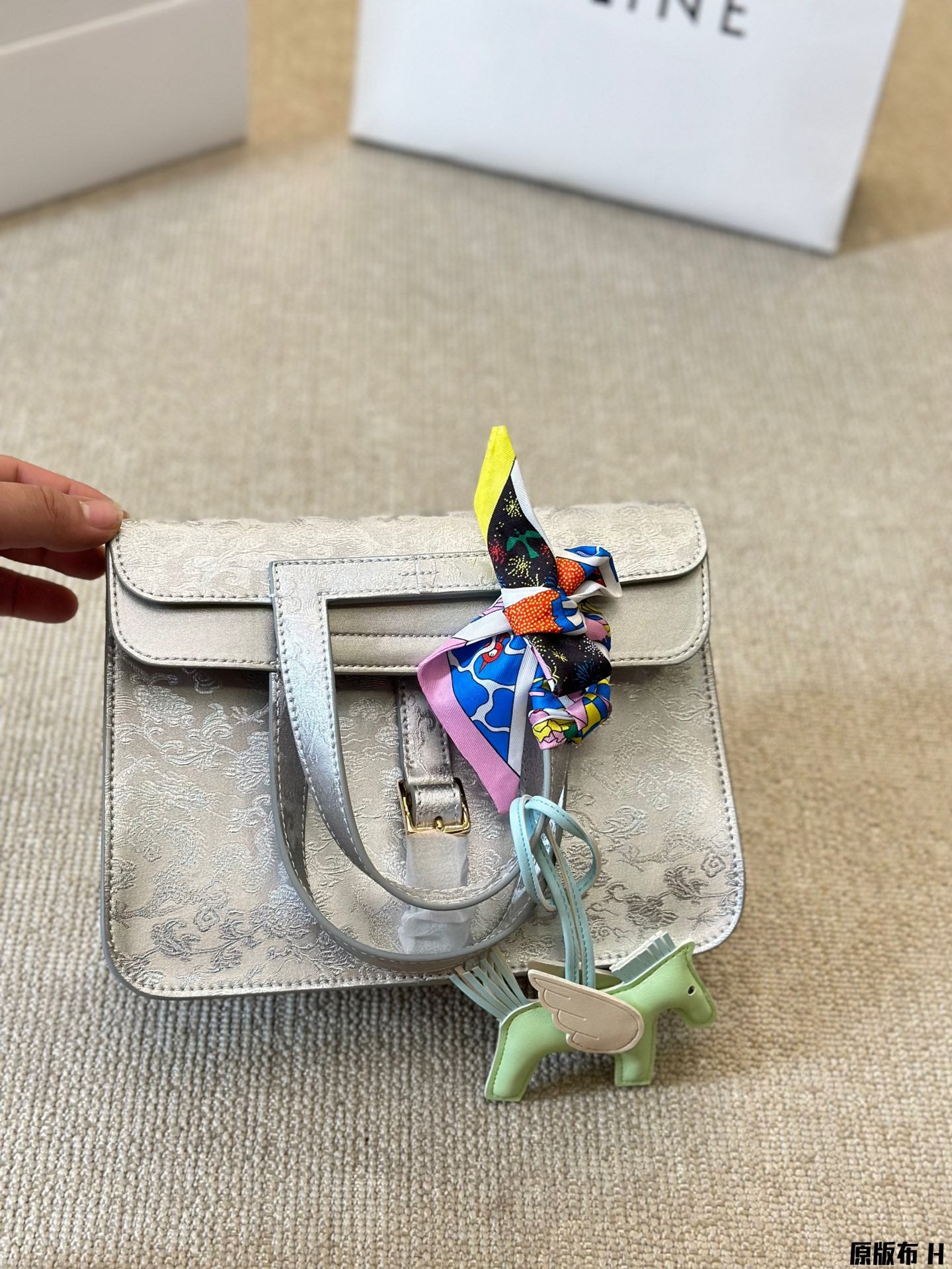H Halzan new arrival bag size: 25 *17cm