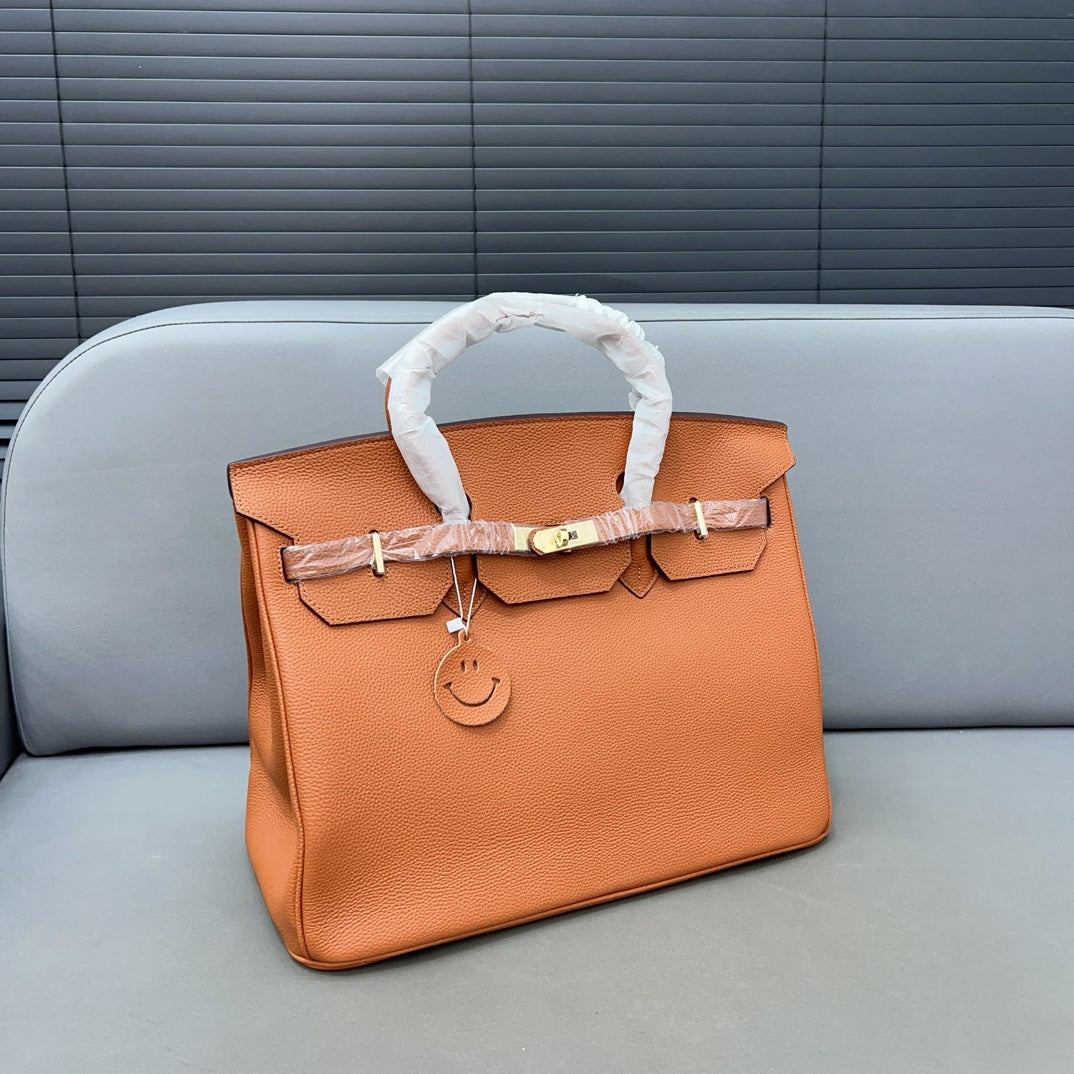H Birkin 40 Men and women bag size: 40*30 cm
