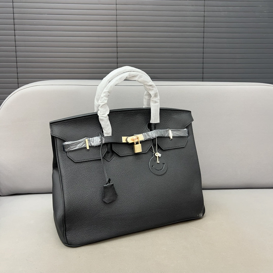 H Birkin 40 Men and women bag size: 40*30 cm