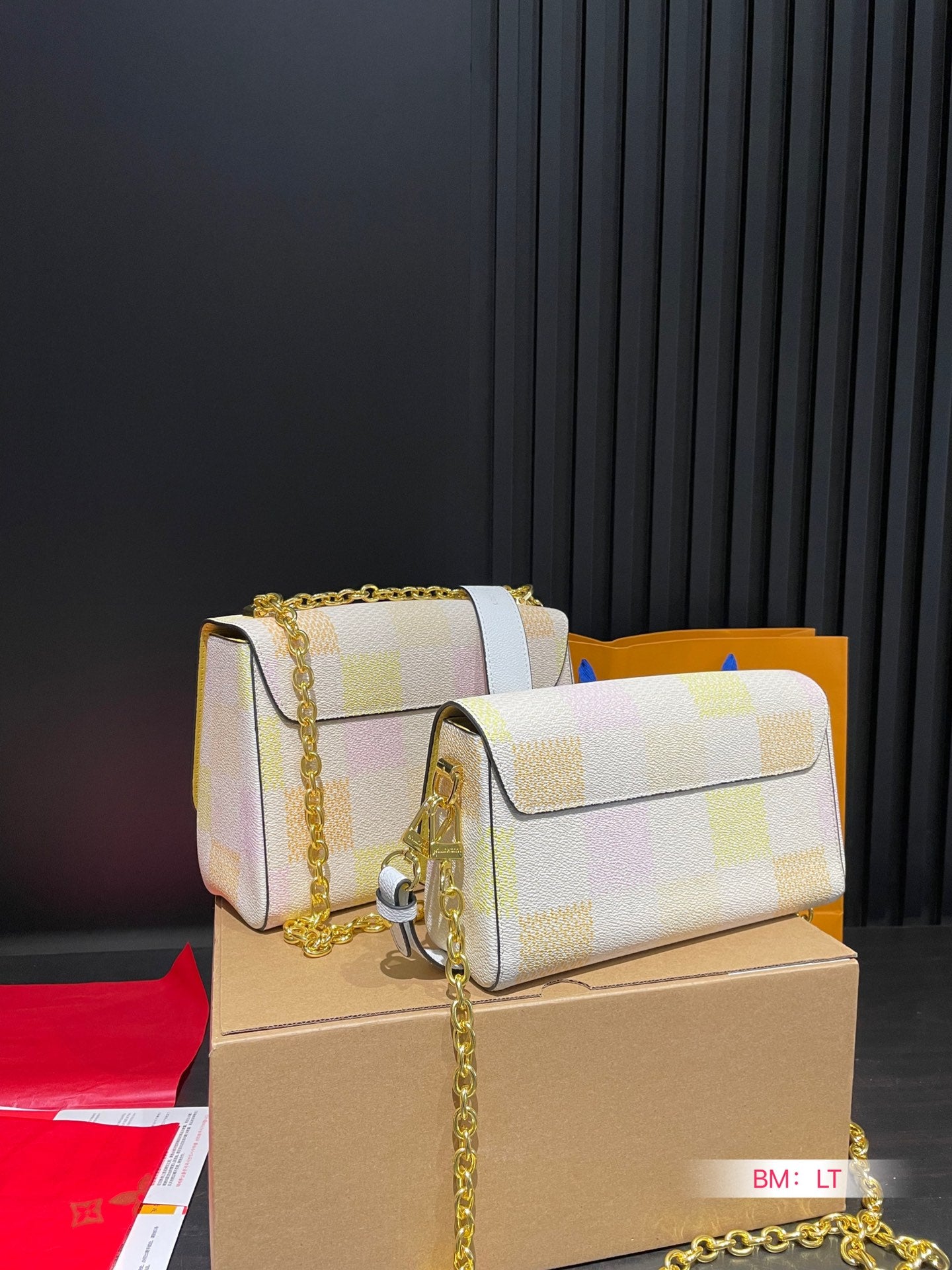 Louis new arrival twist women bag