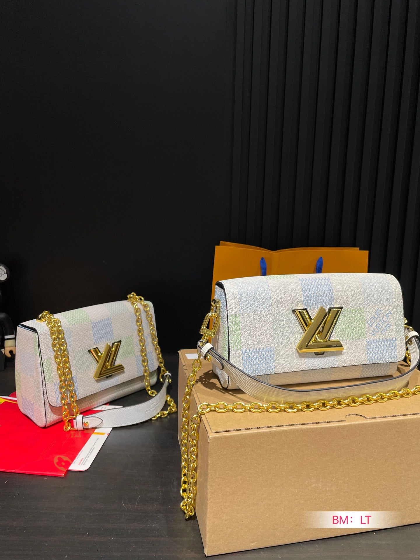 Louis new arrival twist women bag