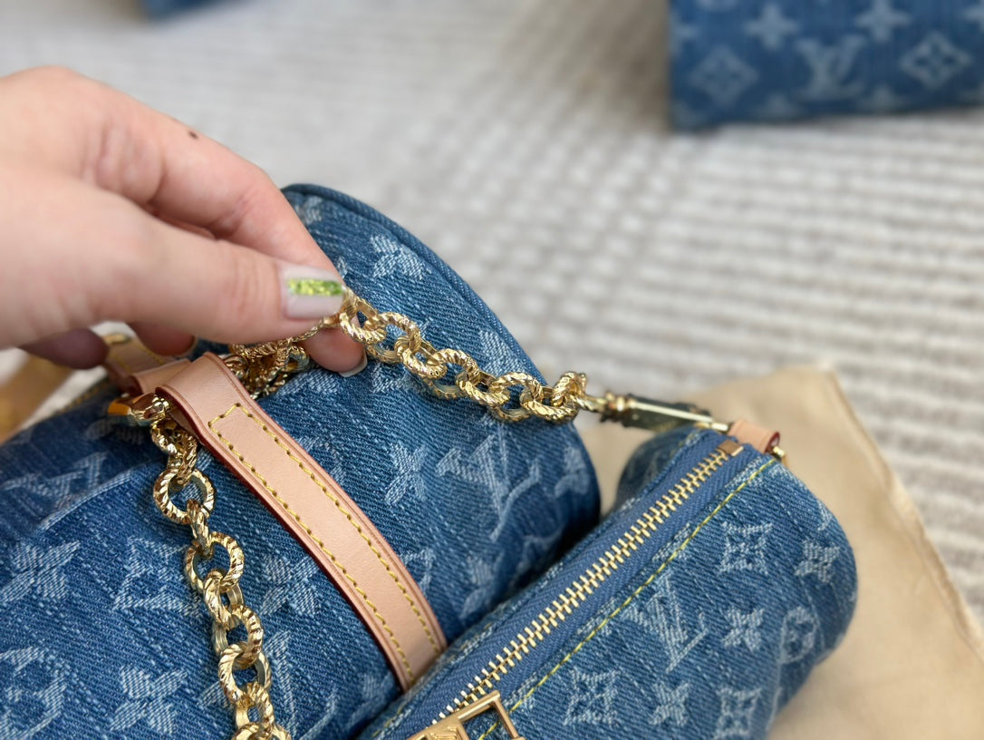 Louis Monogram new arrival denim bag size: 30*15cm