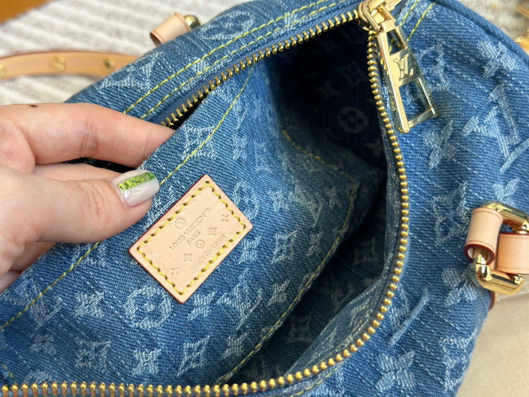 Louis Monogram new arrival denim bag size: 30*15cm