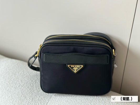 Prada odette new arrival camera bag size: 21 * 16cm