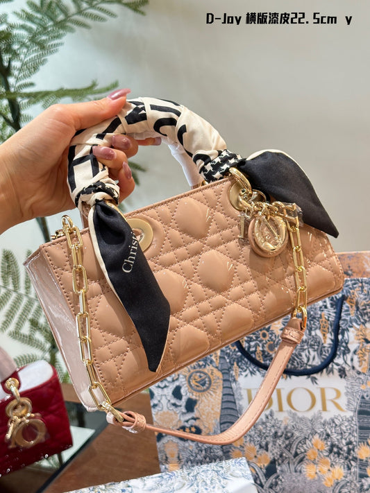 Cruise 2024Mirco lady D~Joy size: 22.5*14 cm