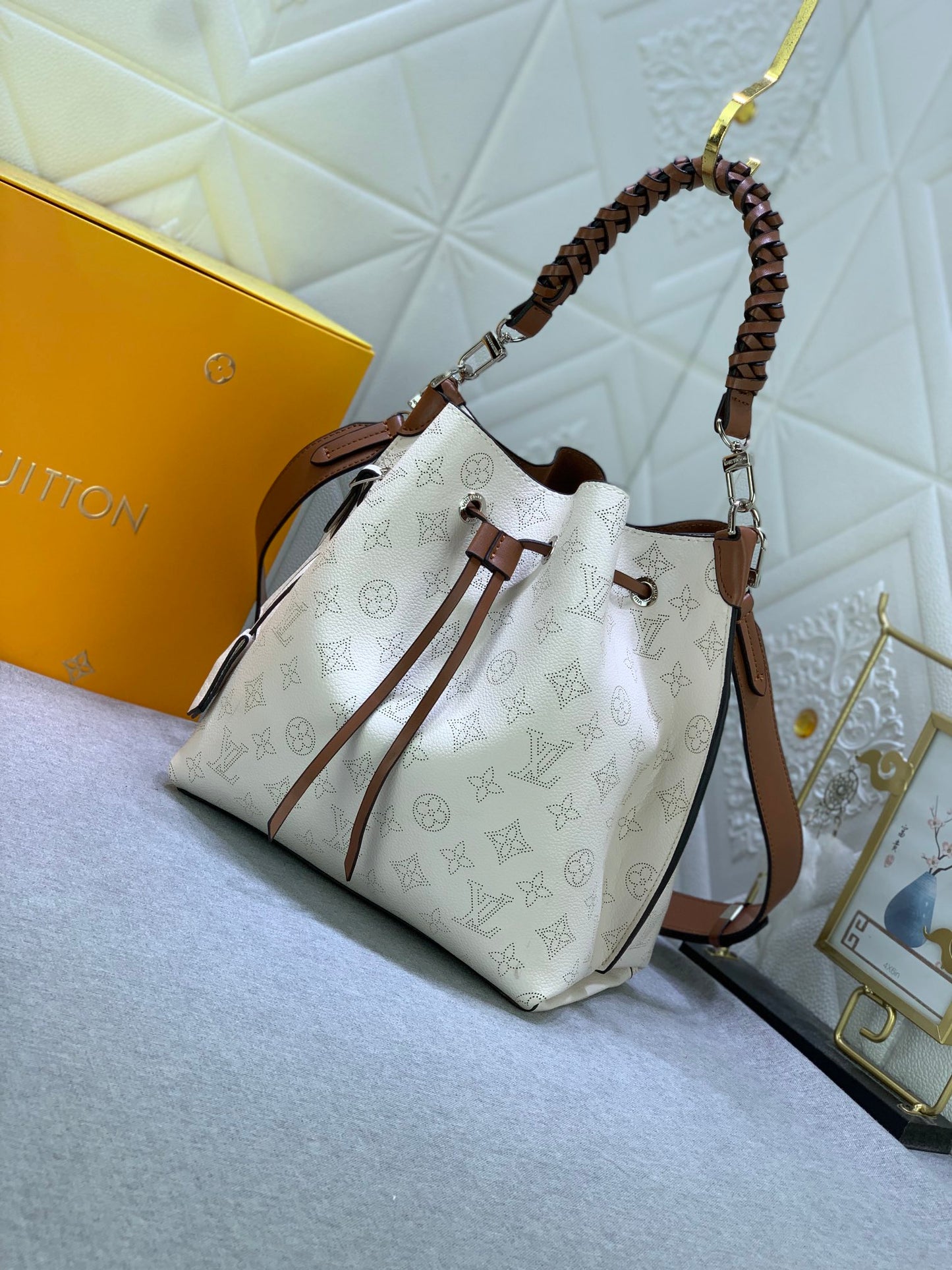 Louis M55800 Muria Tote bag size: 25 x 25 x 20 cm
